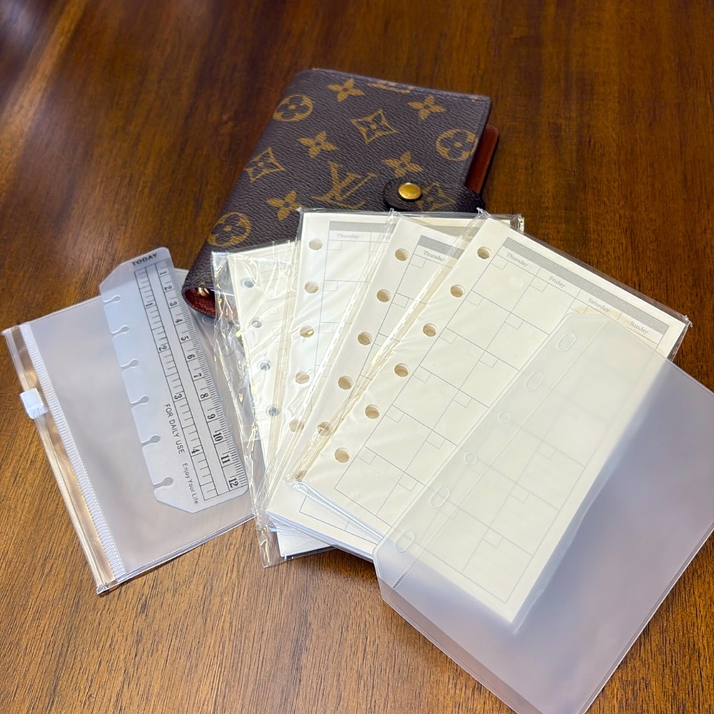 Filler calendar, lined paper and accessories for a Louis Vuitton PM Agenda